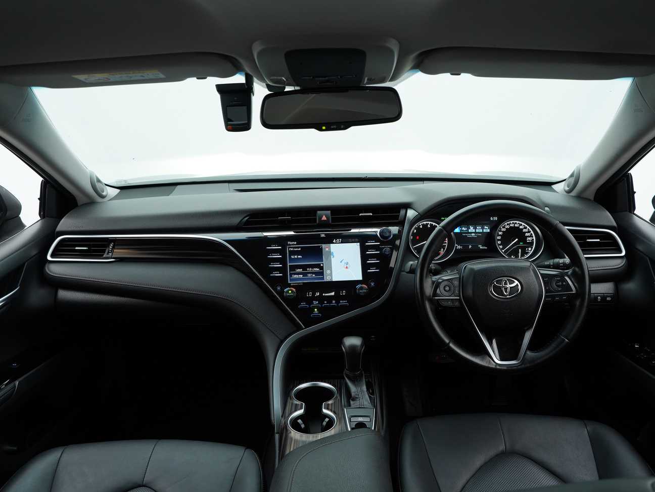 used 2019 Toyota Camry V 2.5
