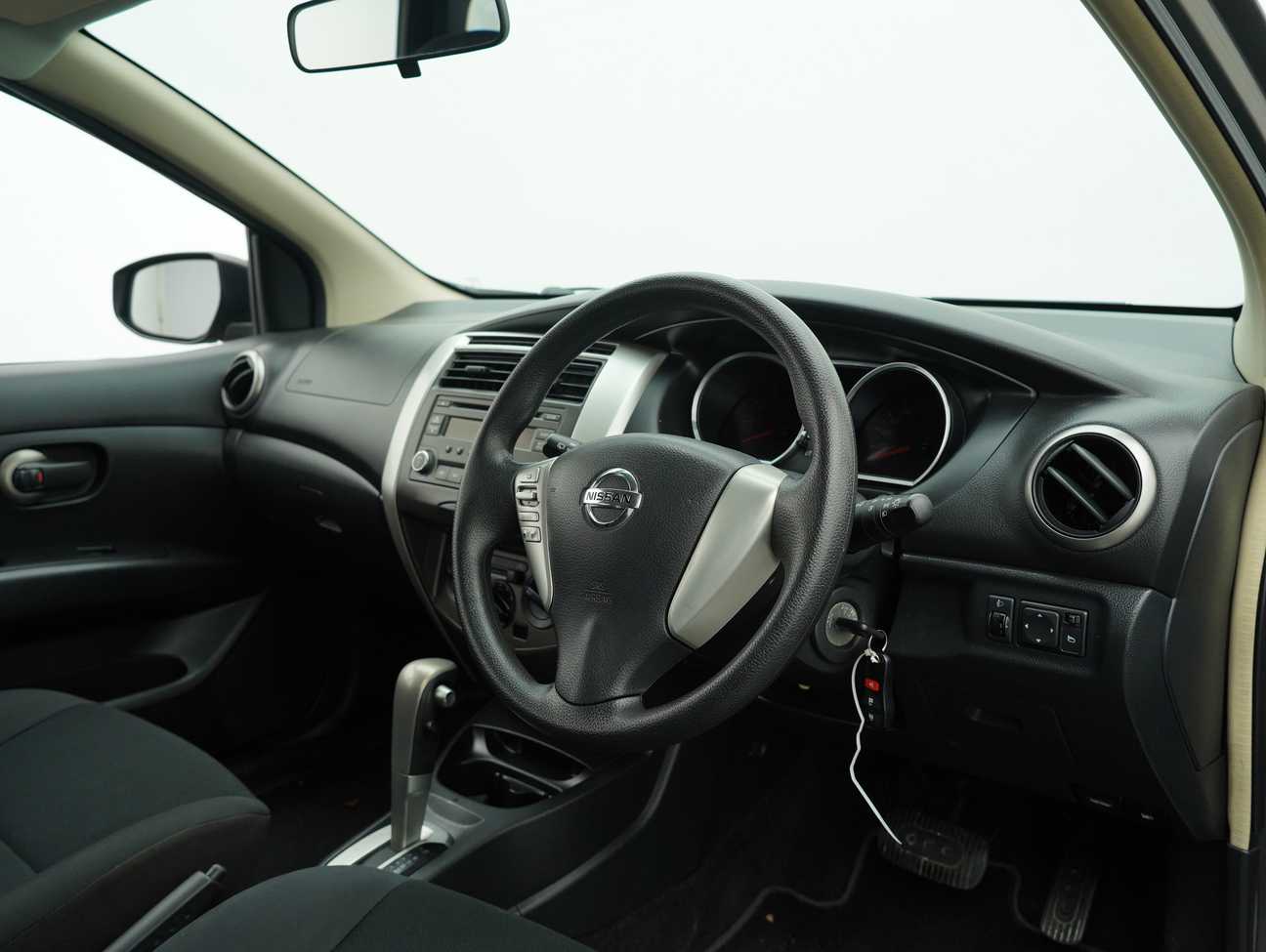 terpakai 2018 Nissan Grand Livina Comfort 1.6