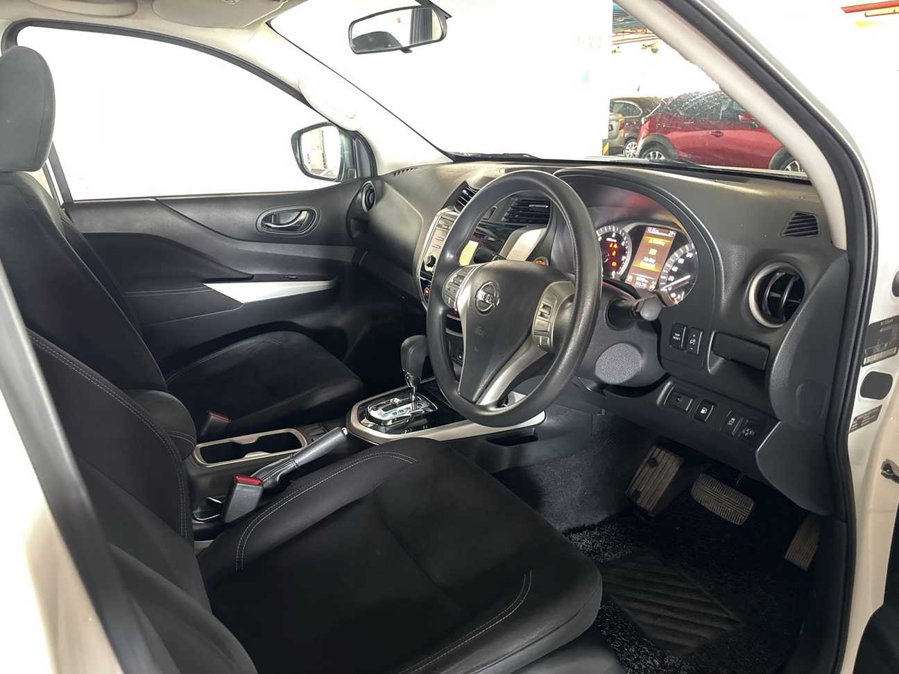 terpakai 2017 Nissan Navara NP300 V Dual Cab 2.5