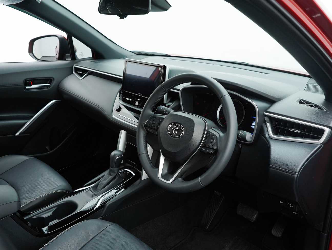 terpakai 2024 Toyota Corolla Cross V 1.8