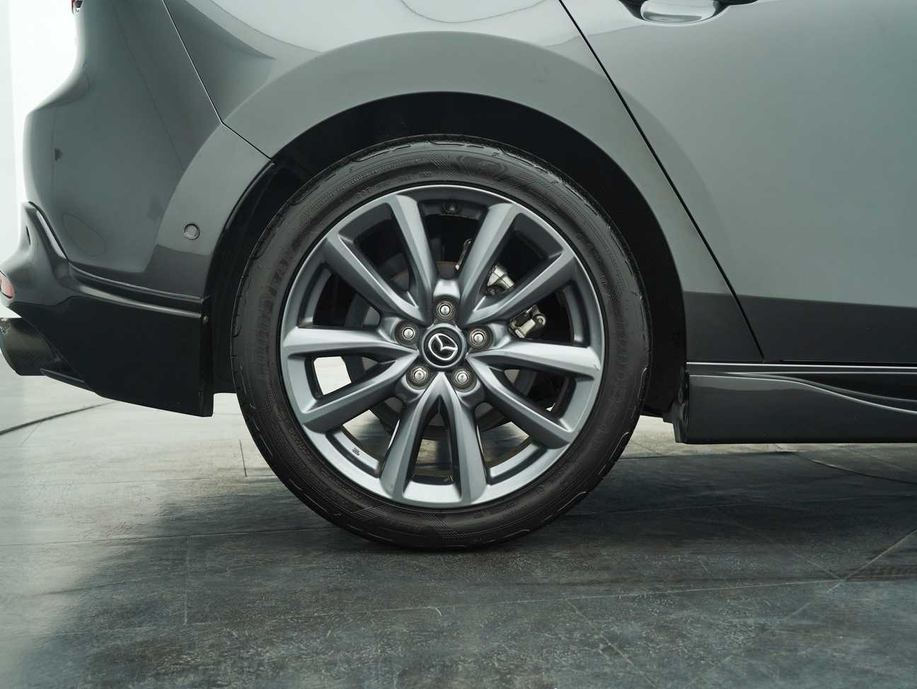 terpakai 2021 Mazda 3 SKYACTIV-G High Plus 2.0