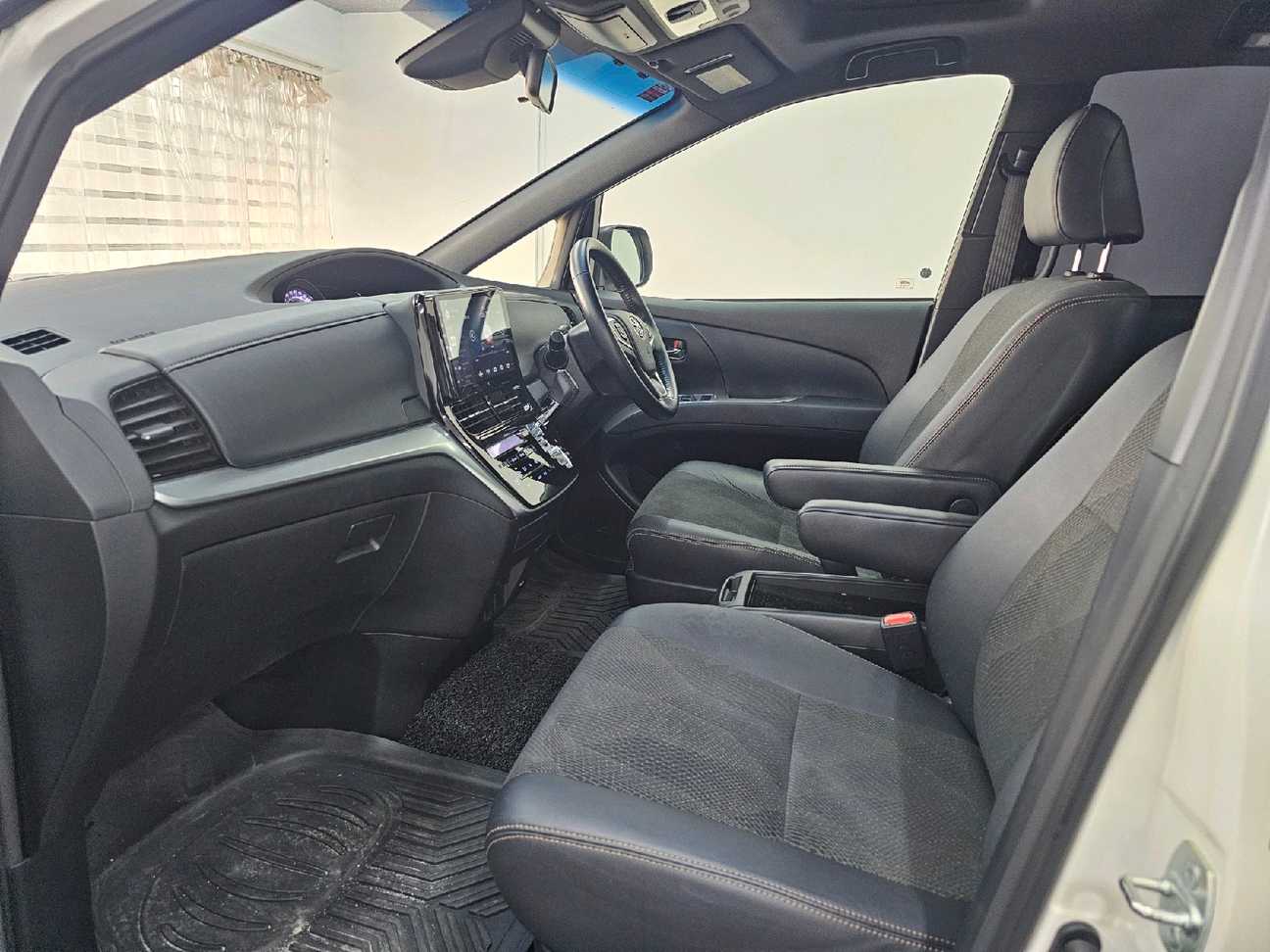 used 2016 Toyota Estima Aeras Premium 2.4