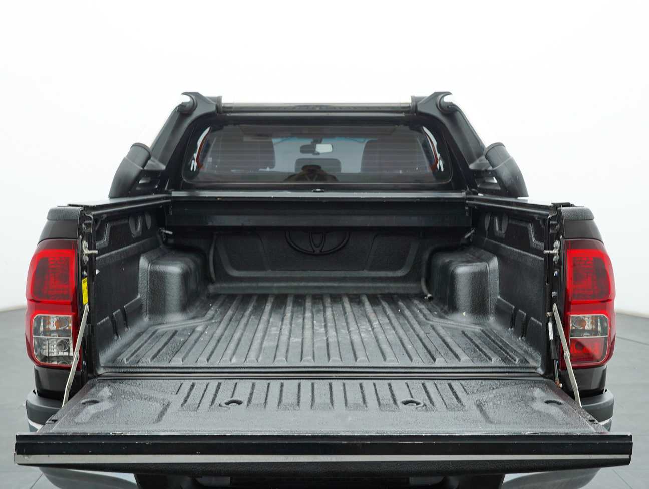 used 2018 Toyota Hilux L-Edition Dual Cab 2.8