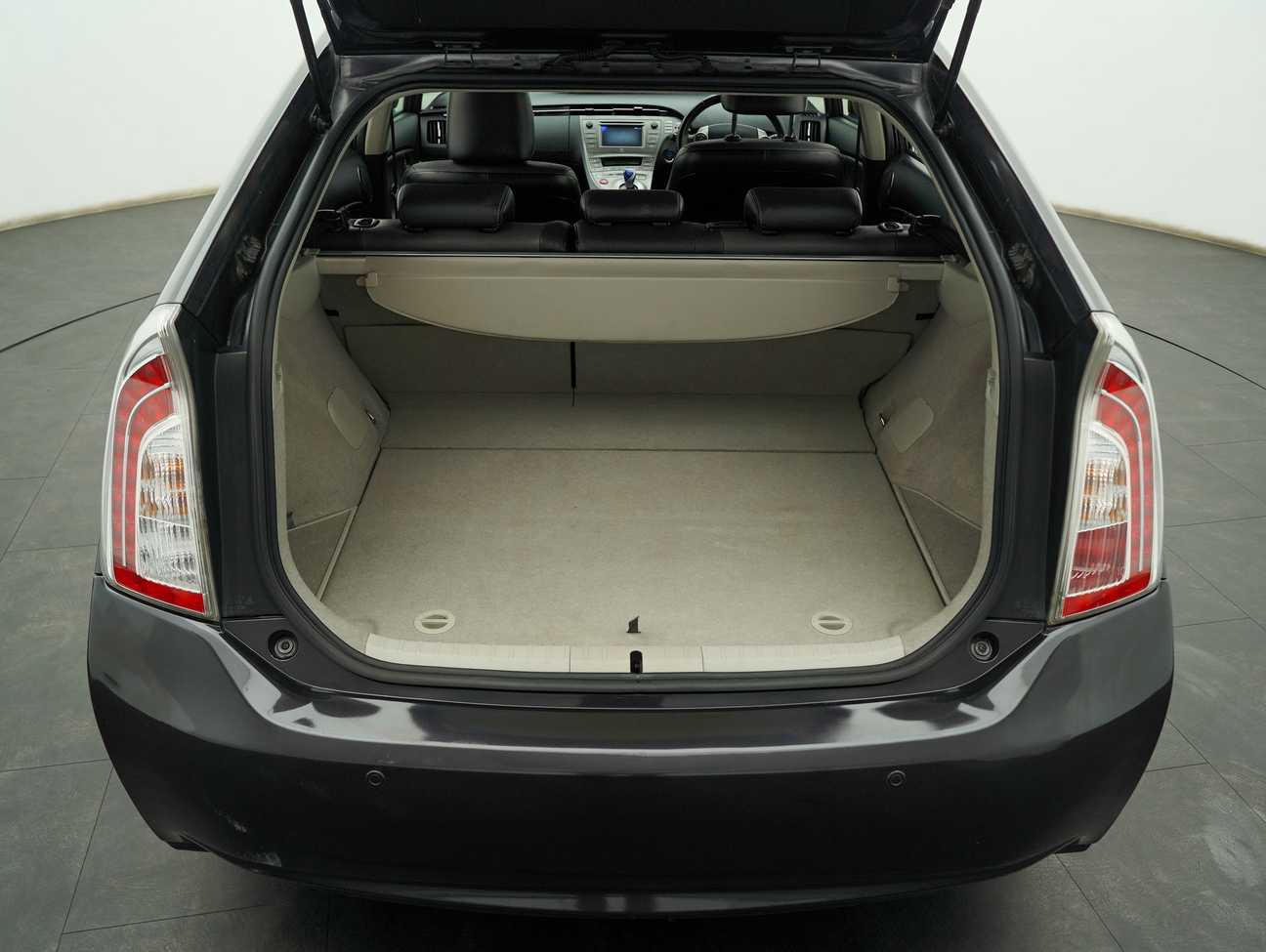 used 2012 Toyota Prius Luxury 1.8