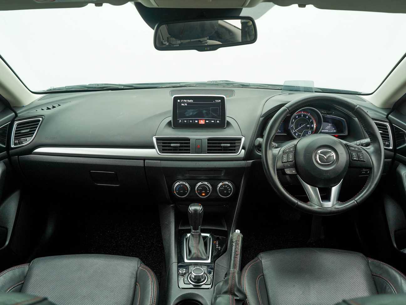 terpakai 2015 Mazda 3 SKYACTIV-G High 2.0