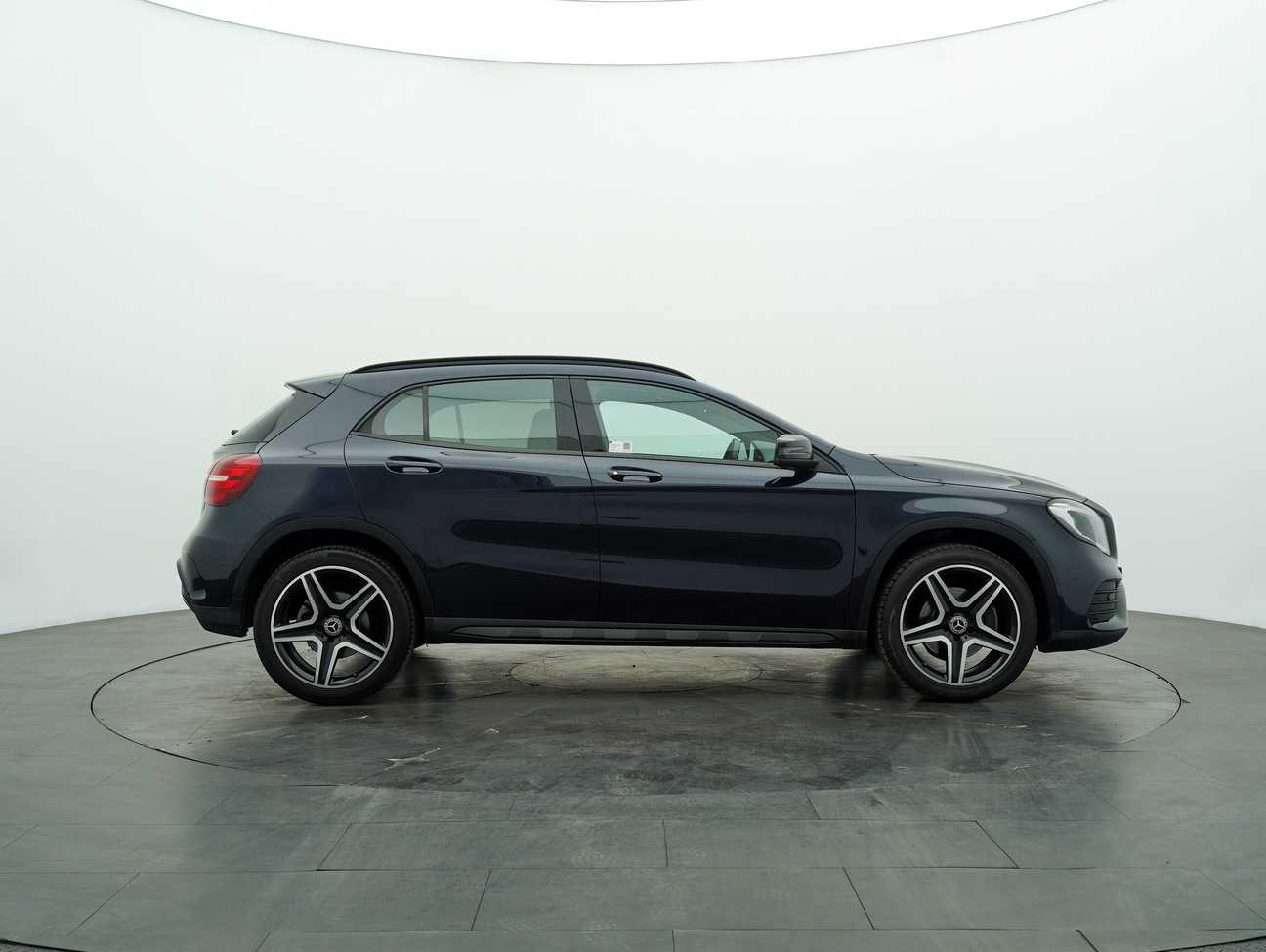 used 2017 Mercedes-Benz GLA250 4MATIC AMG Line 2.0