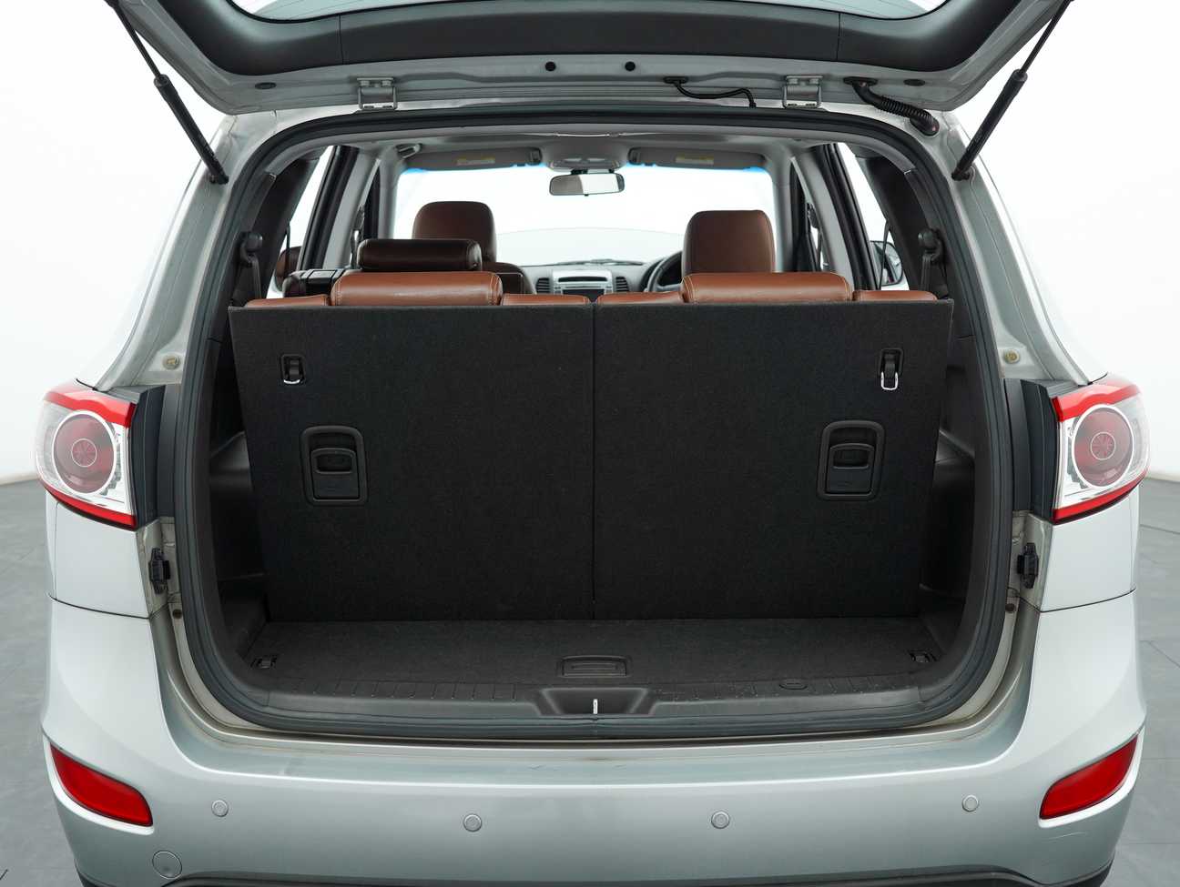 terpakai 2011 Inokom Santa Fe Premium 2.4