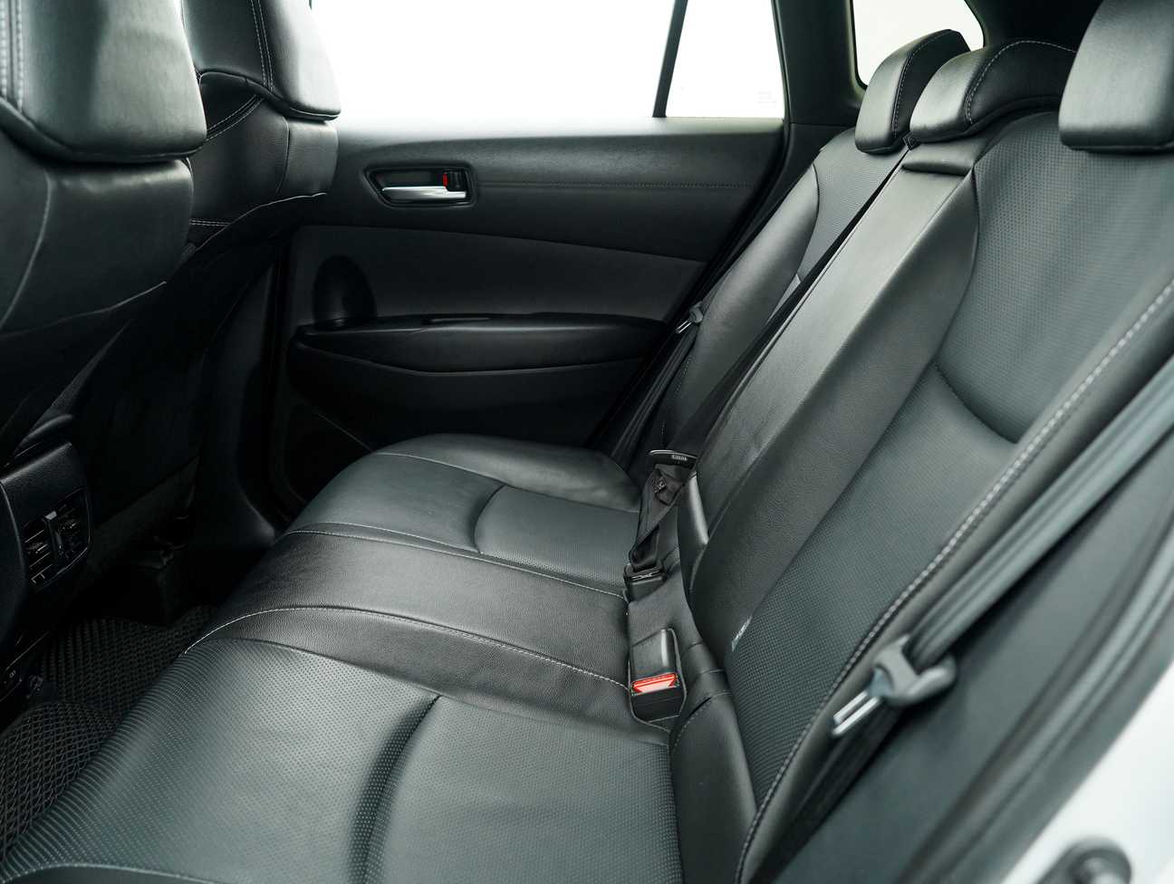terpakai 2022 Toyota Corolla Cross Hybrid 1.8
