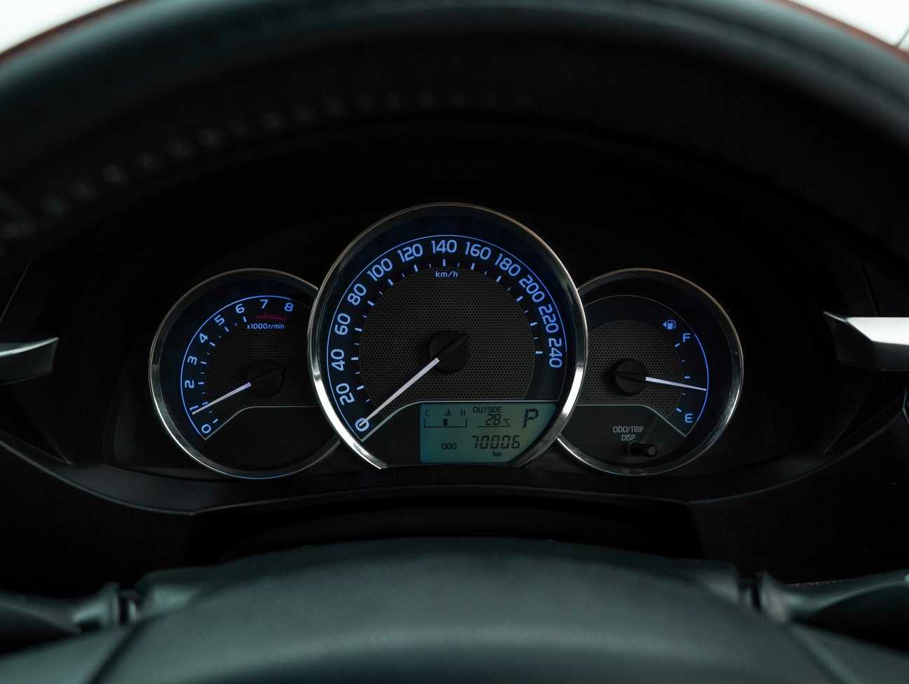 terpakai 2014 Toyota Corolla Altis E 1.8