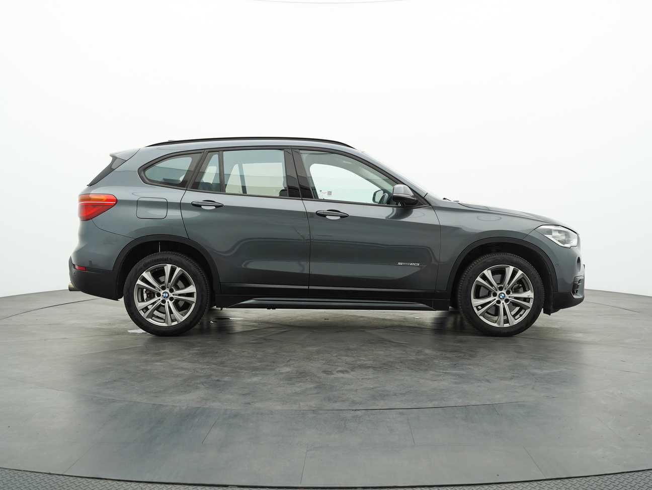 terpakai 2017 BMW X1 sDrive20i Sport Line 2.0