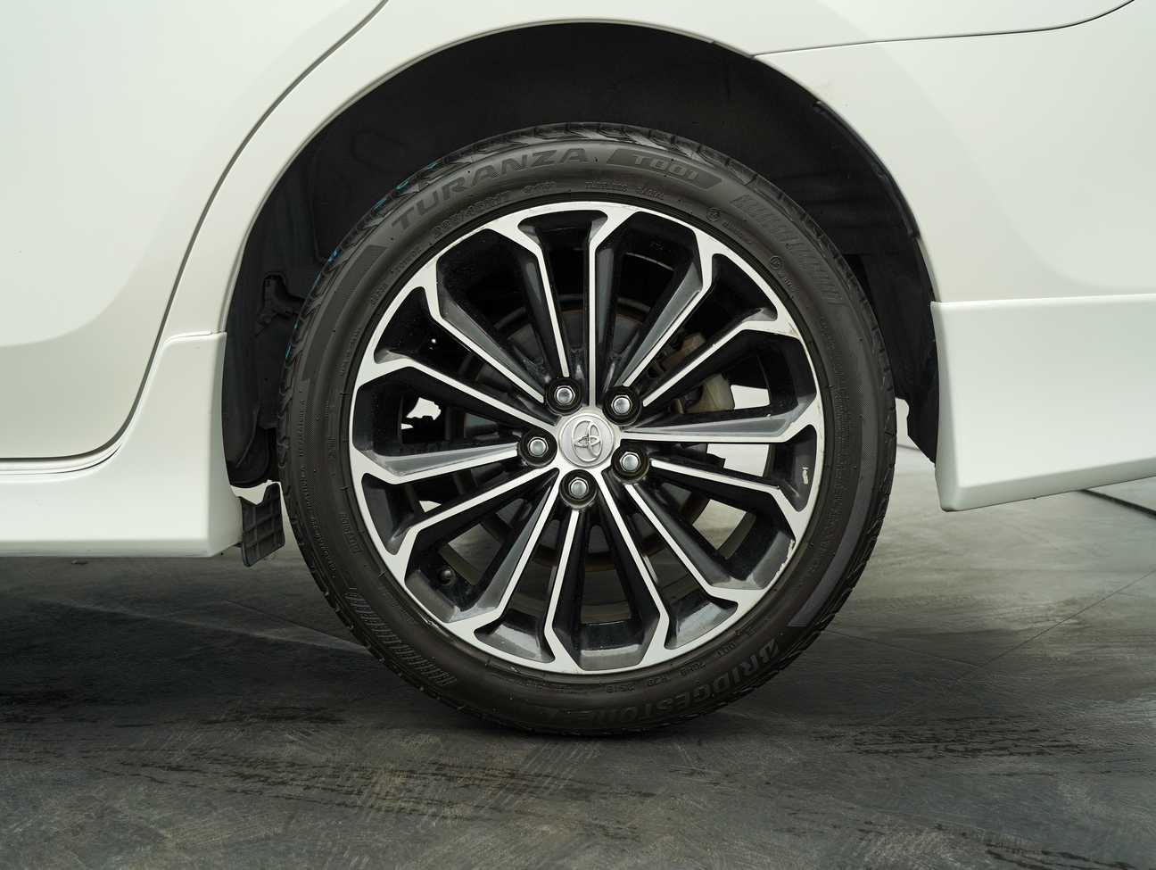 used 2016 Toyota Corolla Altis V 2.0