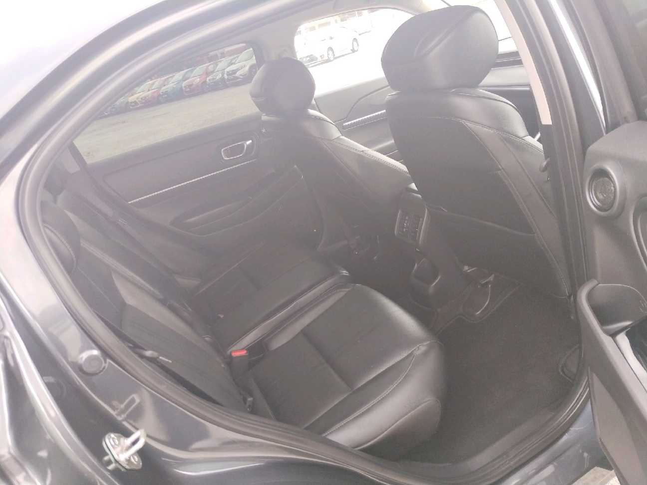 used 2025 Honda HR-V V 1.5