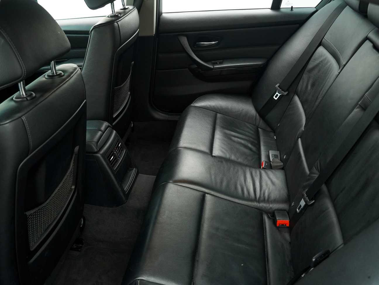 used 2011 BMW 320i  2.0