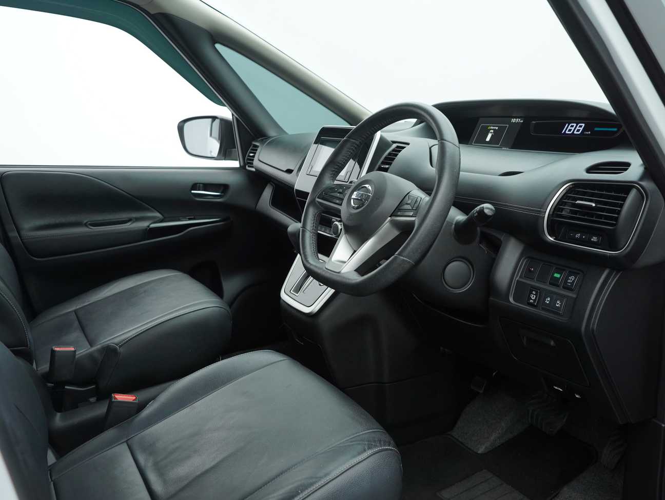 terpakai 2019 Nissan Serena S-Hybrid High-Way Star Premium 2.0