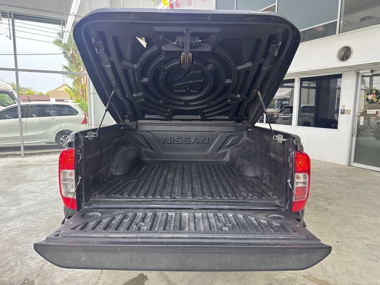 used 2017 Nissan Navara NP300 VL Dual Cab 2.5