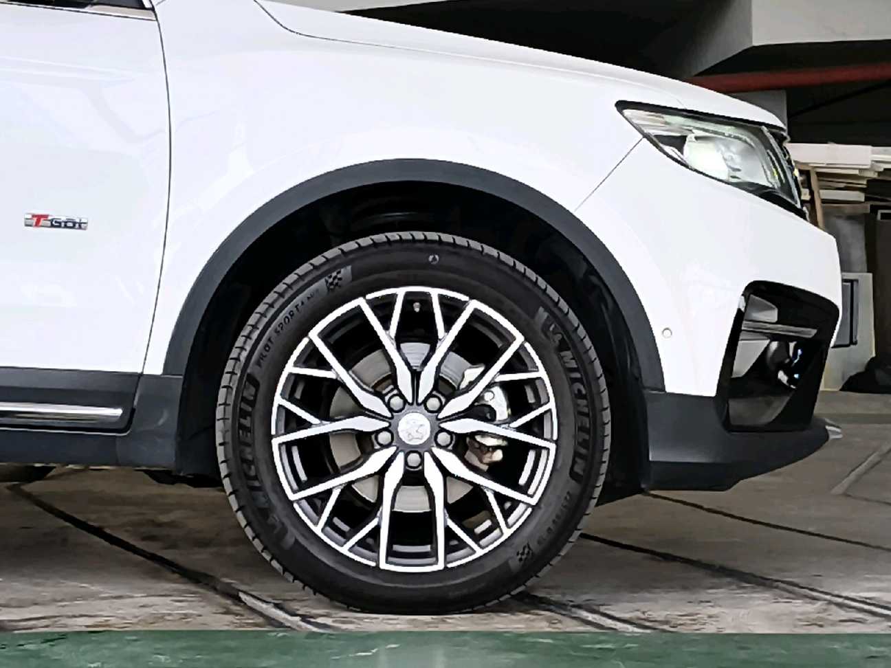 used 2023 Proton X70 Premium 1.8