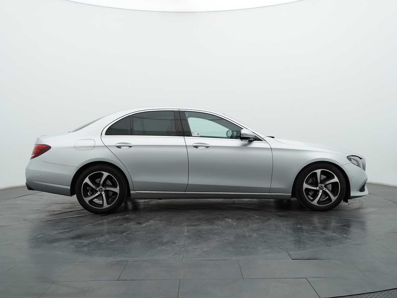 used 2020 Mercedes-Benz E200 Avantgarde 2.0