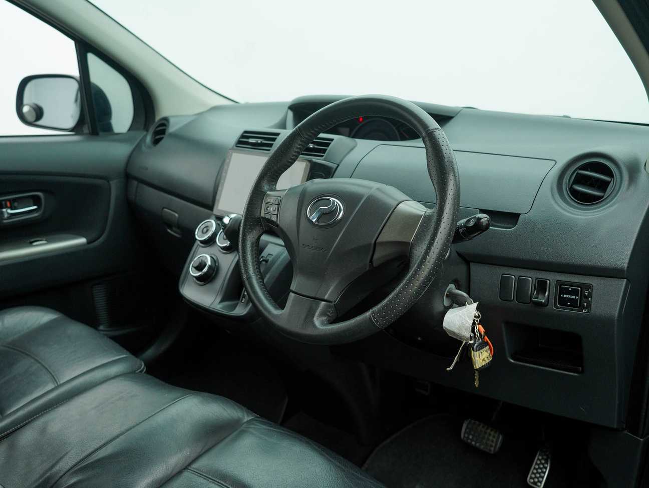 terpakai 2014 Perodua Alza Advance 1.5