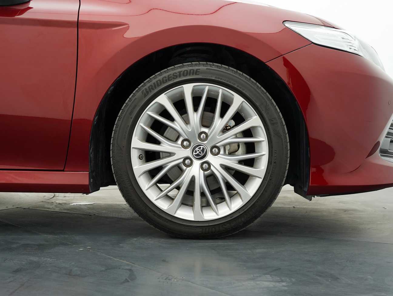 terpakai 2019 Toyota CAMRY V 2.5