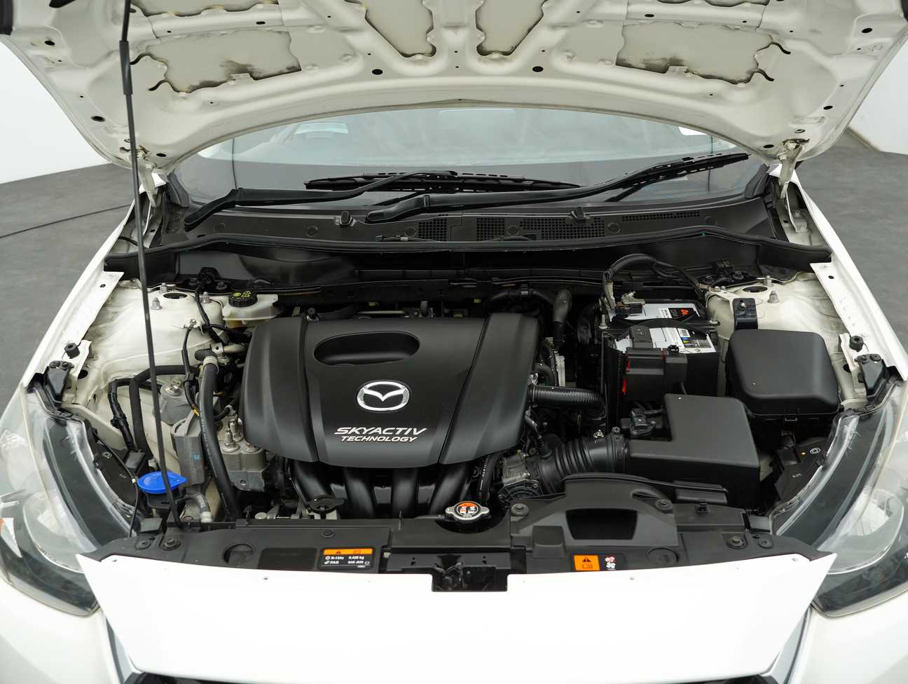 terpakai 2015 Mazda 2 SEDAN SKYACTIV-G 1.5
