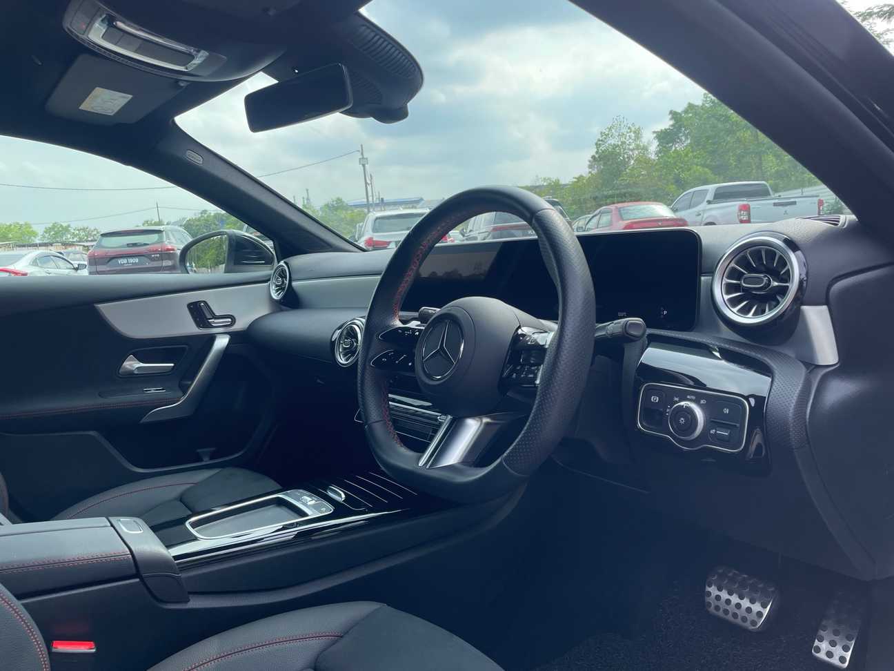 used 2024 Mercedes-Benz A250 4MATIC AMG Line 2.0