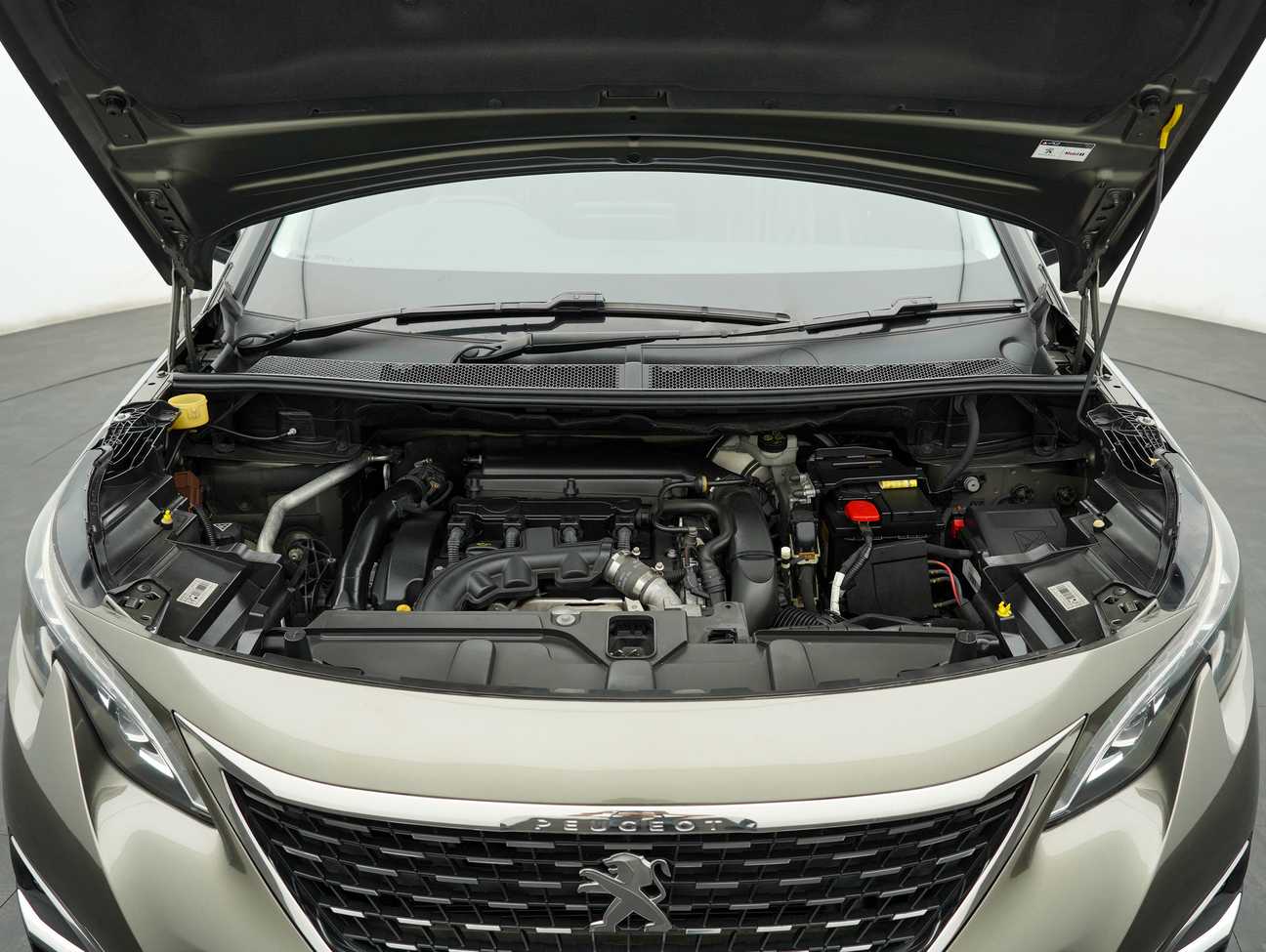 used 2018 Peugeot 5008  1.6