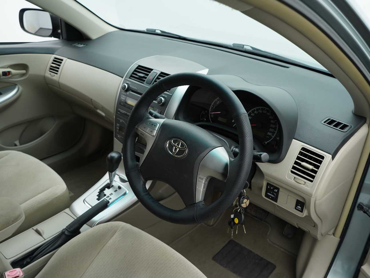 used 2010 Toyota Corolla Altis E 1.8