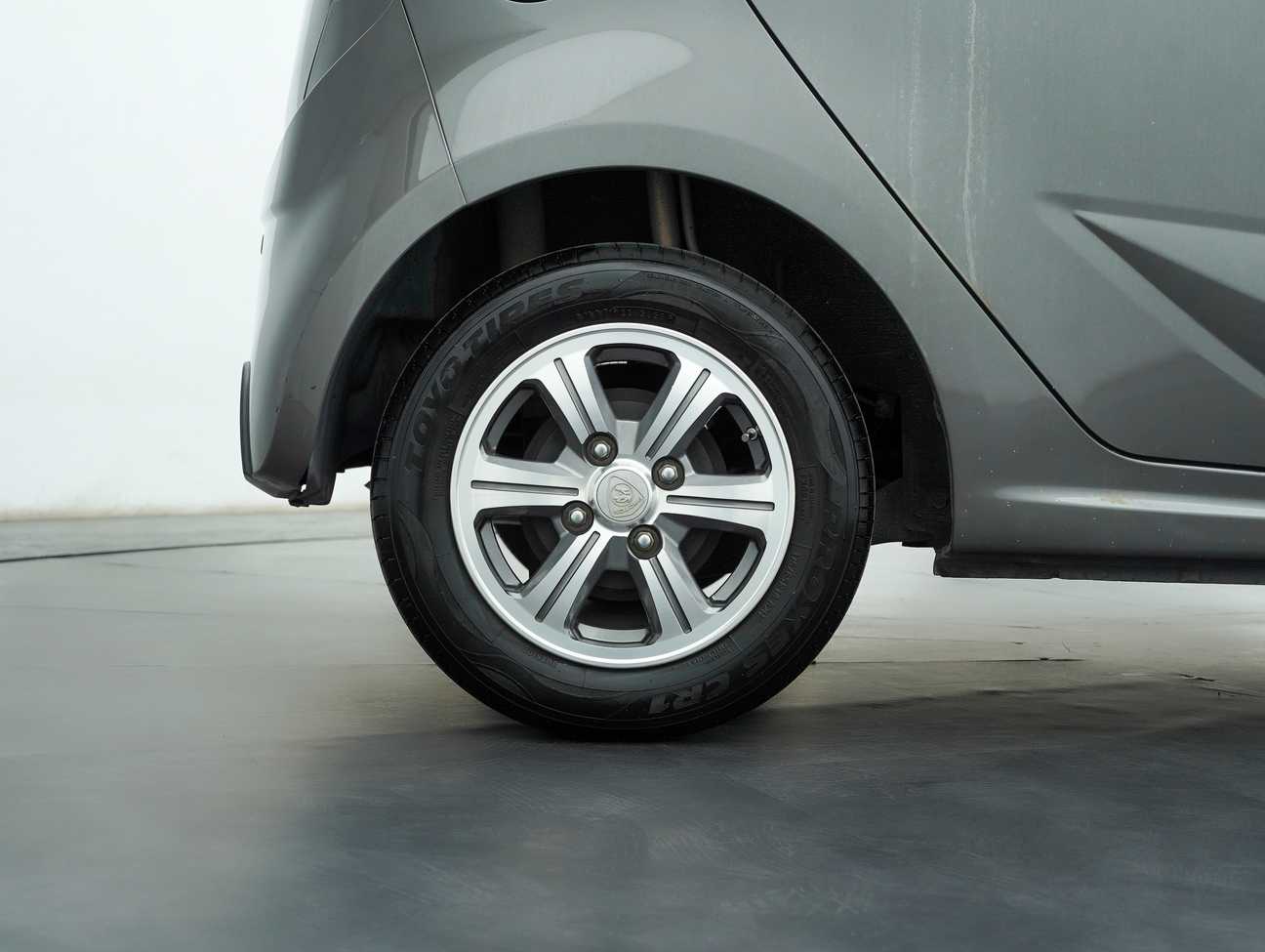 terpakai 2015 Proton Iriz Standard 1.3