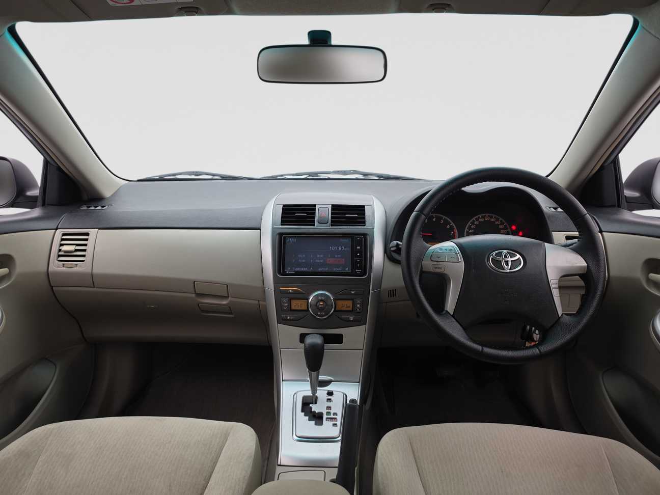 used 2013 Toyota Corolla Altis E 1.8