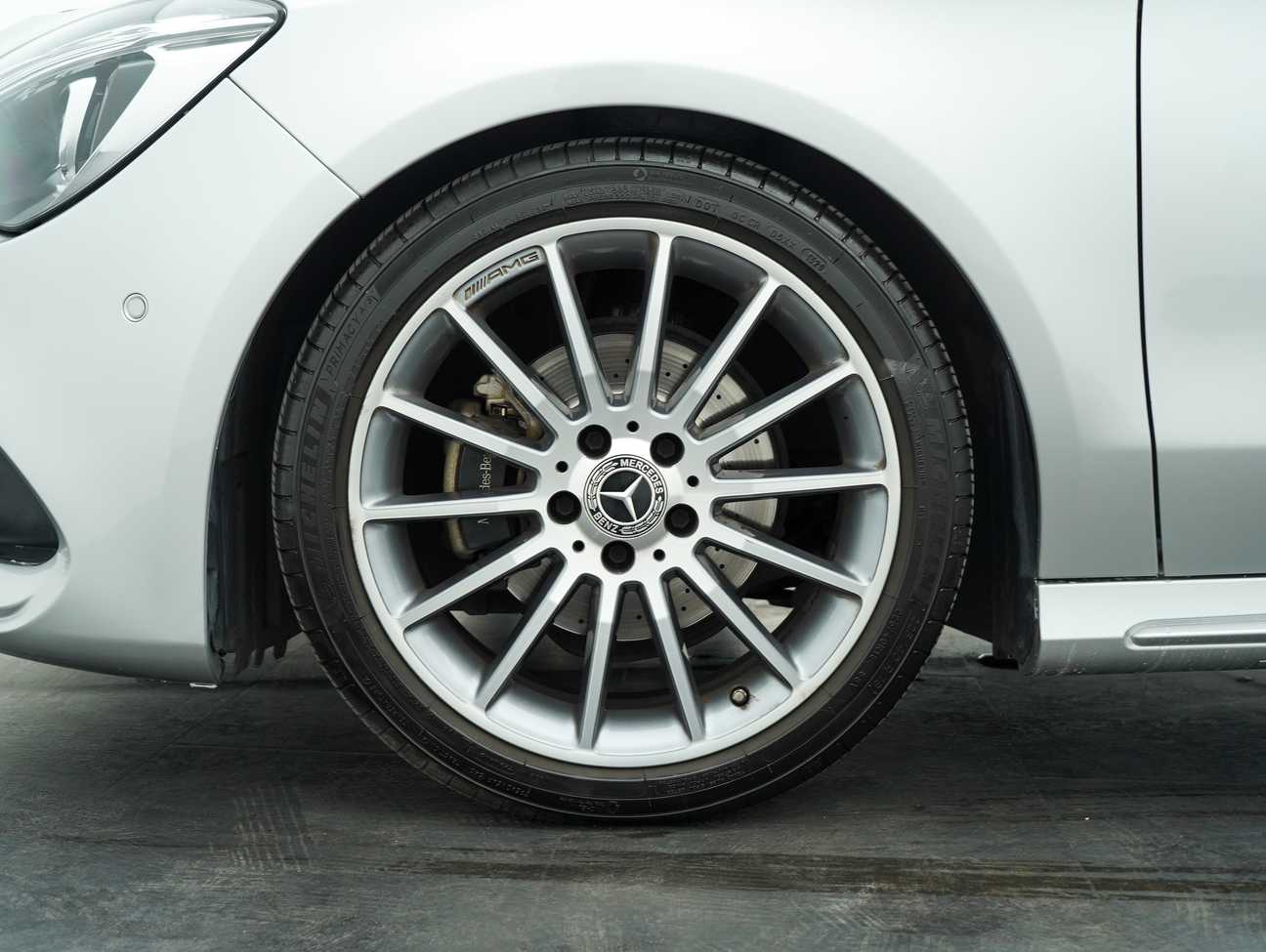 terpakai 2018 Mercedes-Benz CLA200 AMG Line 1.6