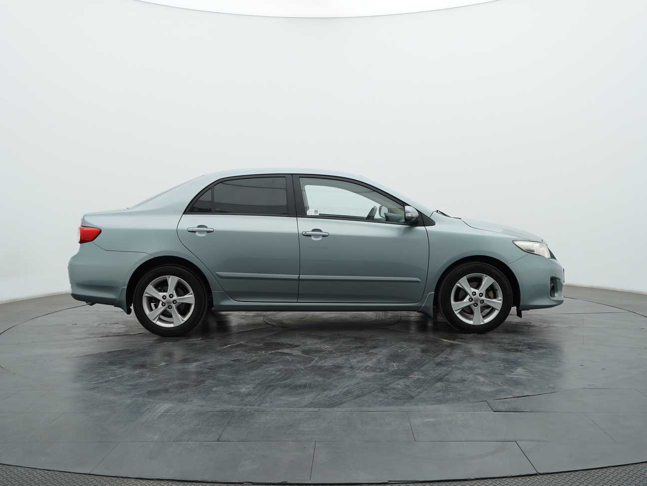 used 2012 Toyota Corolla Altis E 1.8