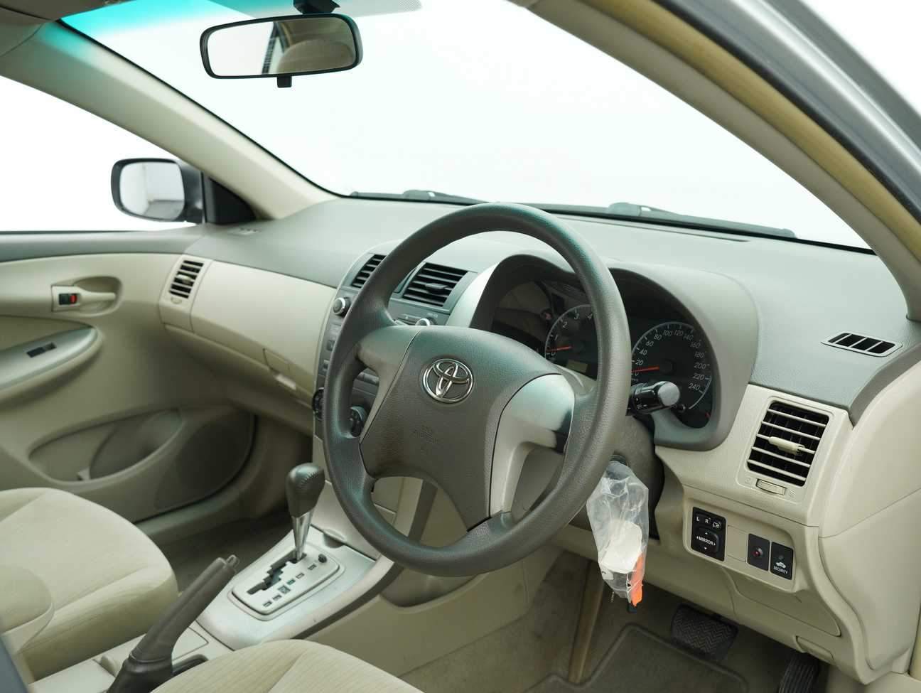 used 2010 Toyota Corolla Altis E 1.6
