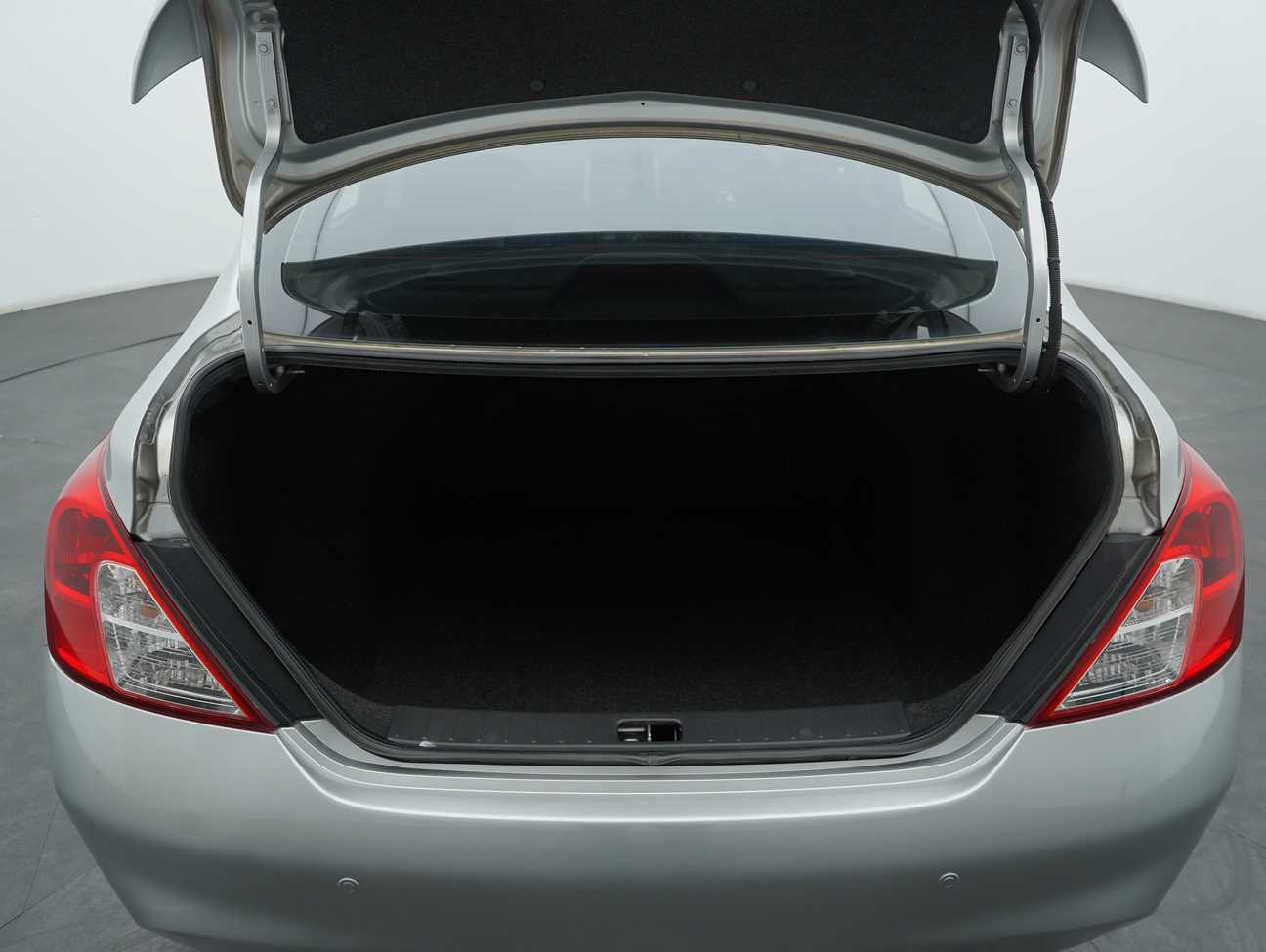 terpakai 2013 Nissan Almera E 1.5