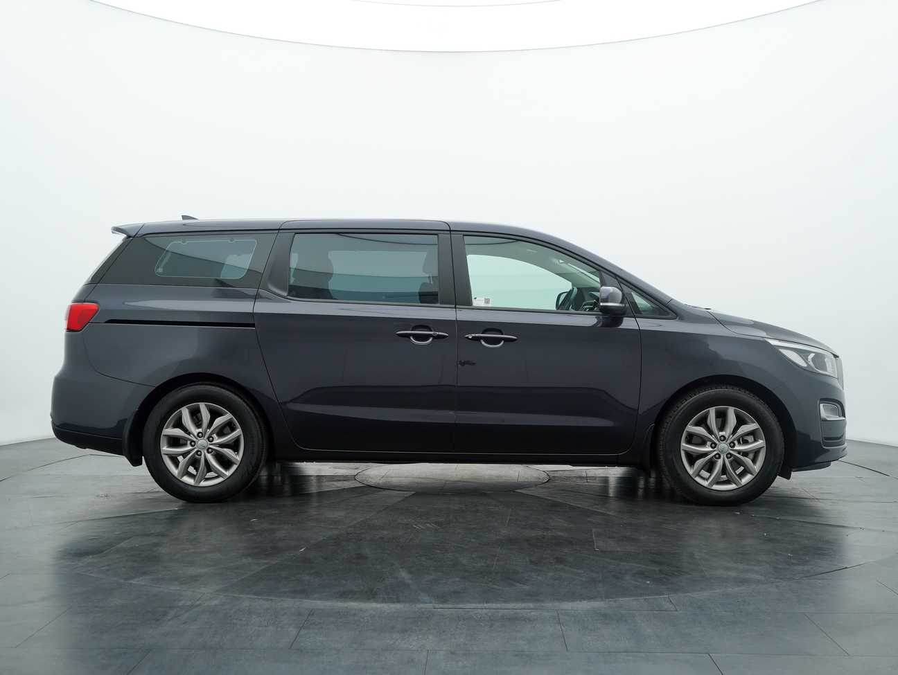 terpakai 2019 Kia Carnival YP 2.2
