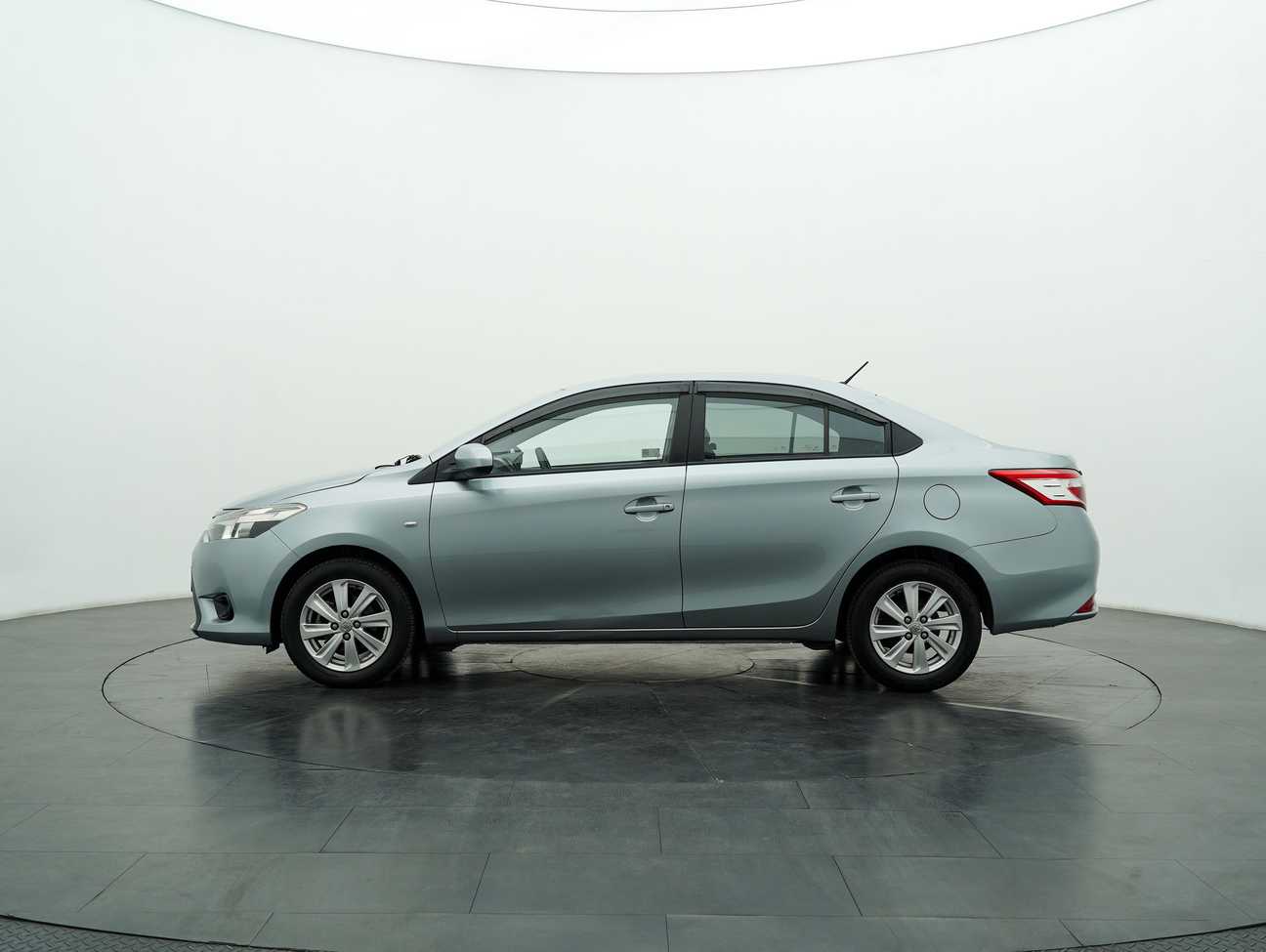 terpakai 2014 Toyota Vios J 1.5