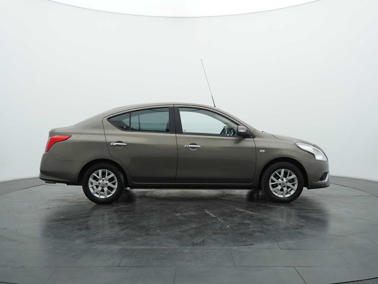 terpakai 2015 Nissan Almera VL 1.5