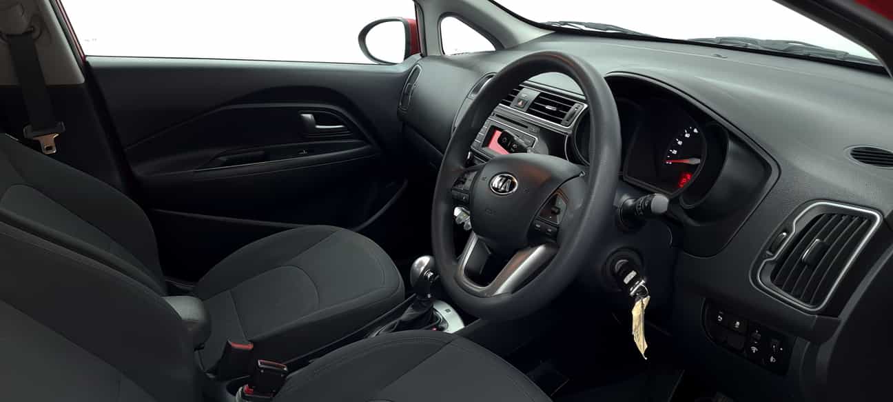 terpakai 2016 Kia RIO UB 1.4