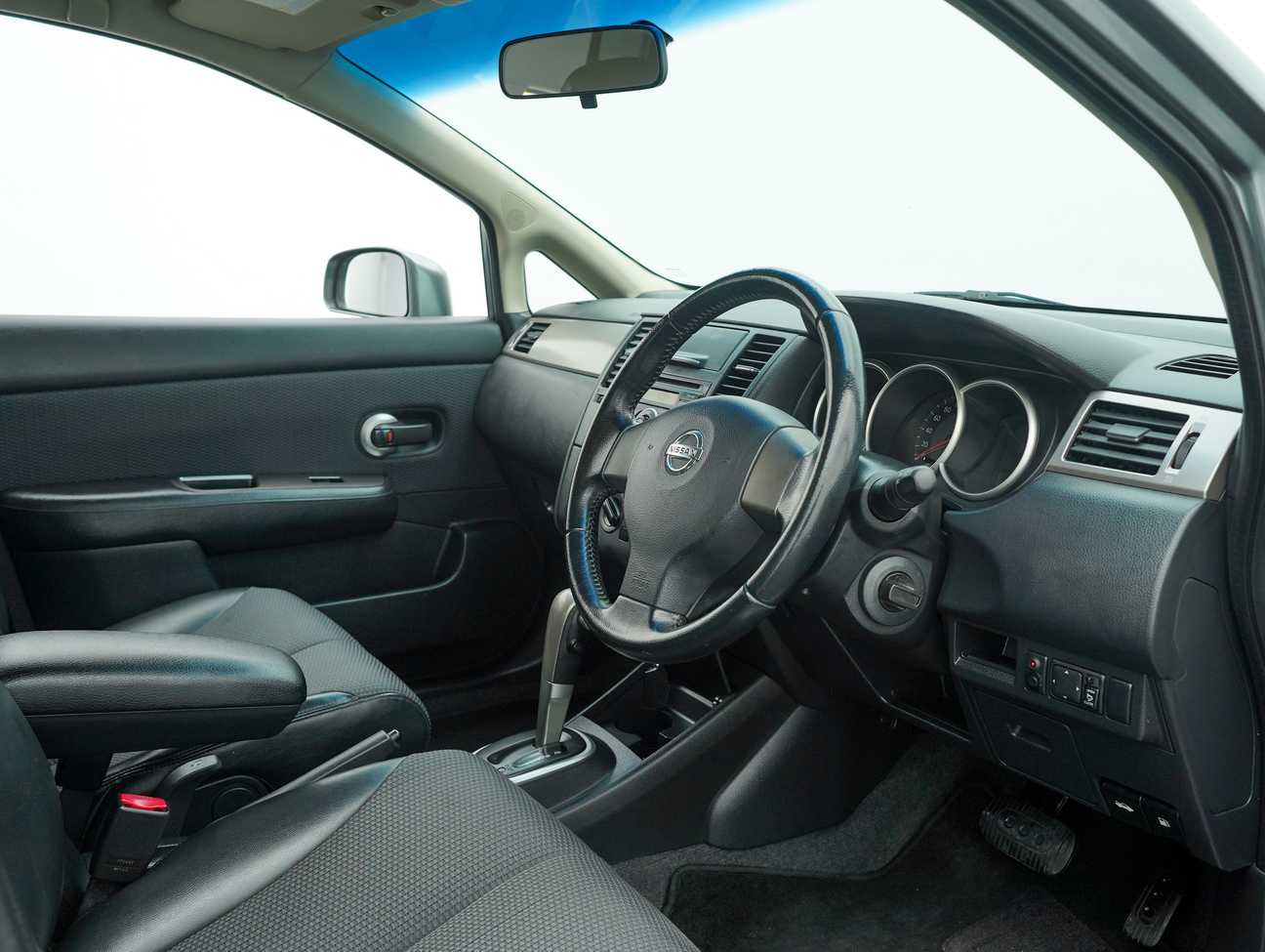 used 2007 Nissan Latio ST-L Sport 1.6