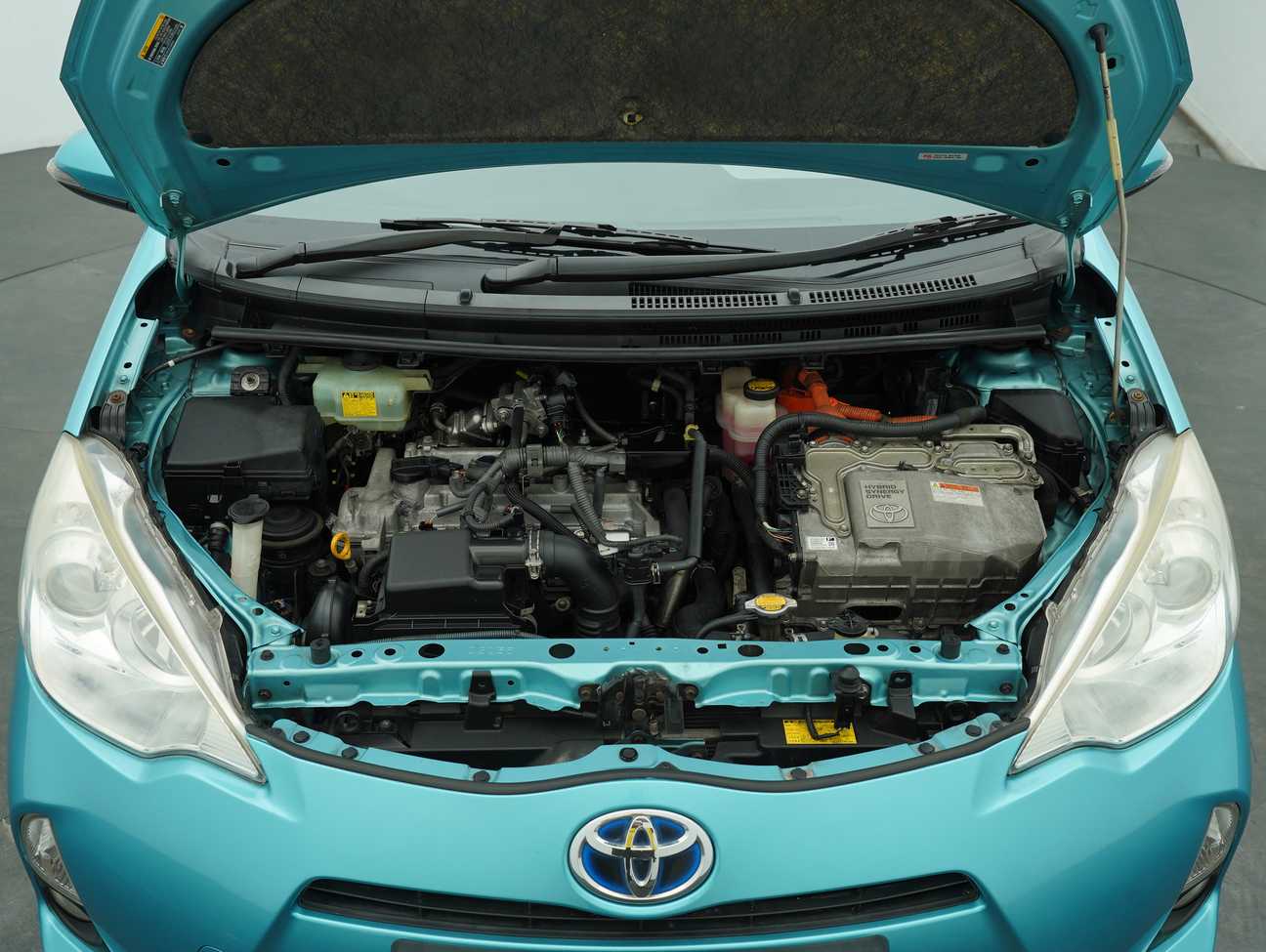 terpakai 2012 Toyota Prius C Hybrid 1.5