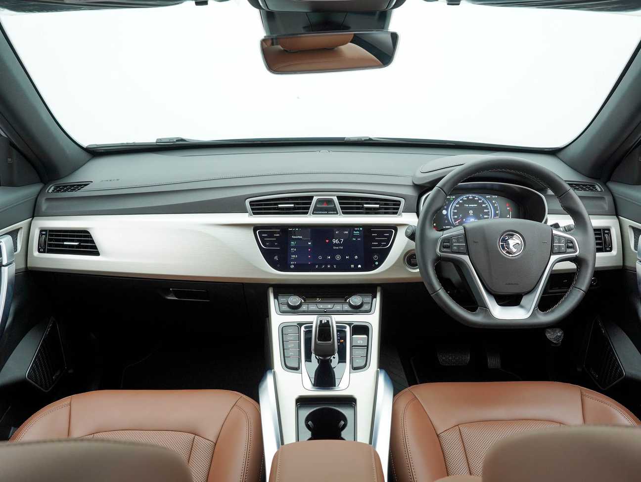 used 2023 Proton X70 Premium 1.5