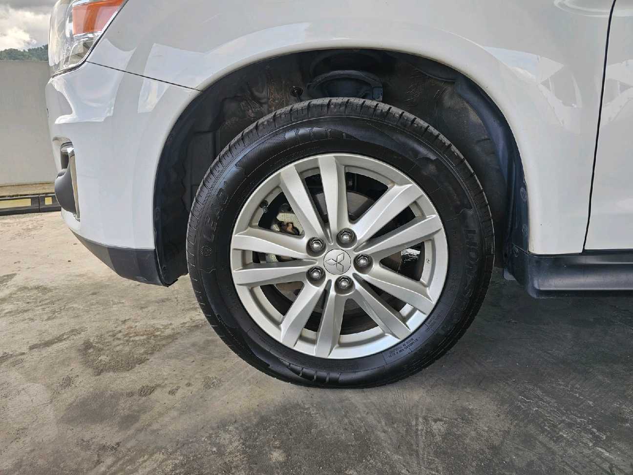 terpakai 2015 Mitsubishi ASX  2.0