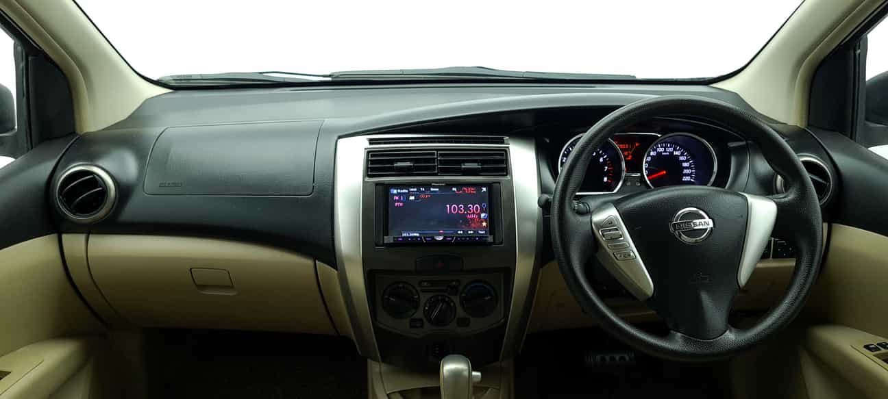 used 2016 Nissan GRAND LIVINA COMFORT 1.6