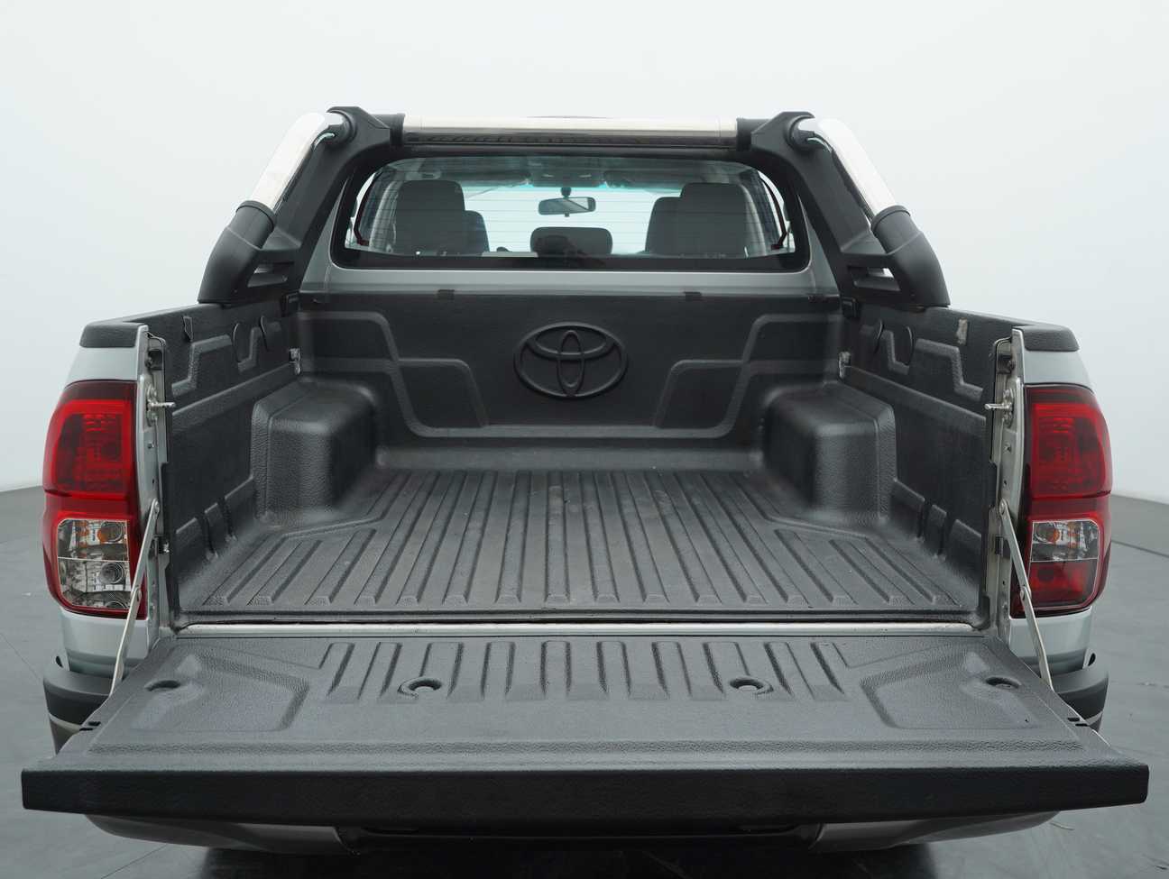 used 2020 Toyota Hilux E Dual Cab 2.4