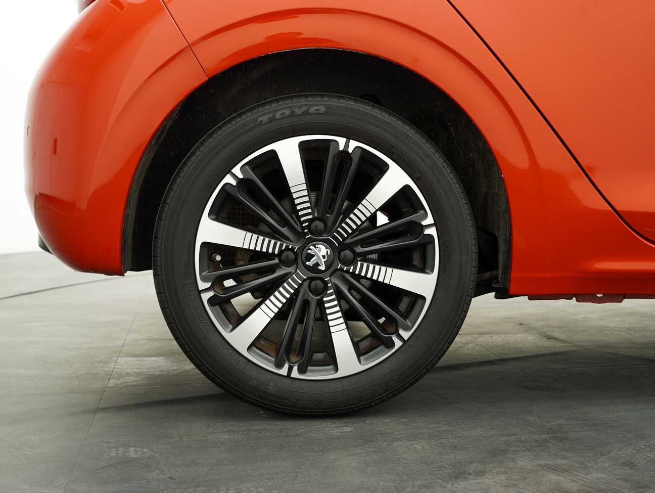 terpakai 2019 Peugeot 208 PureTech 1.2