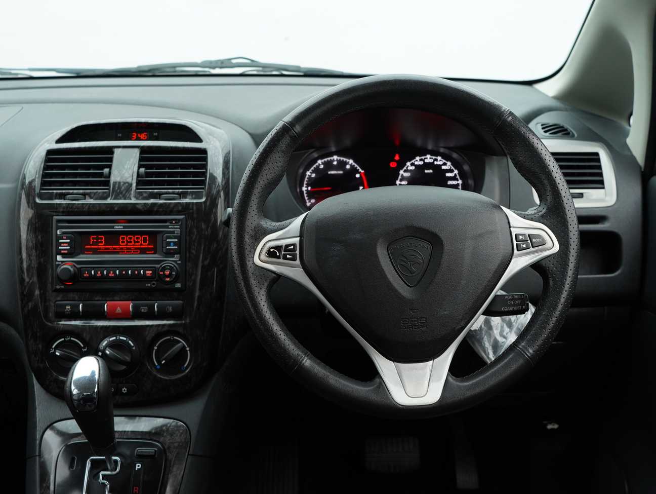 terpakai 2015 Proton Exora Premium 1.6