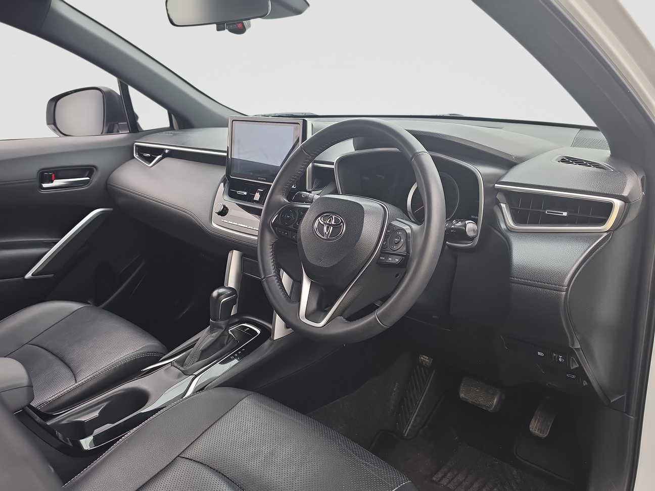 used 2021 Toyota Corolla Cross V 1.8