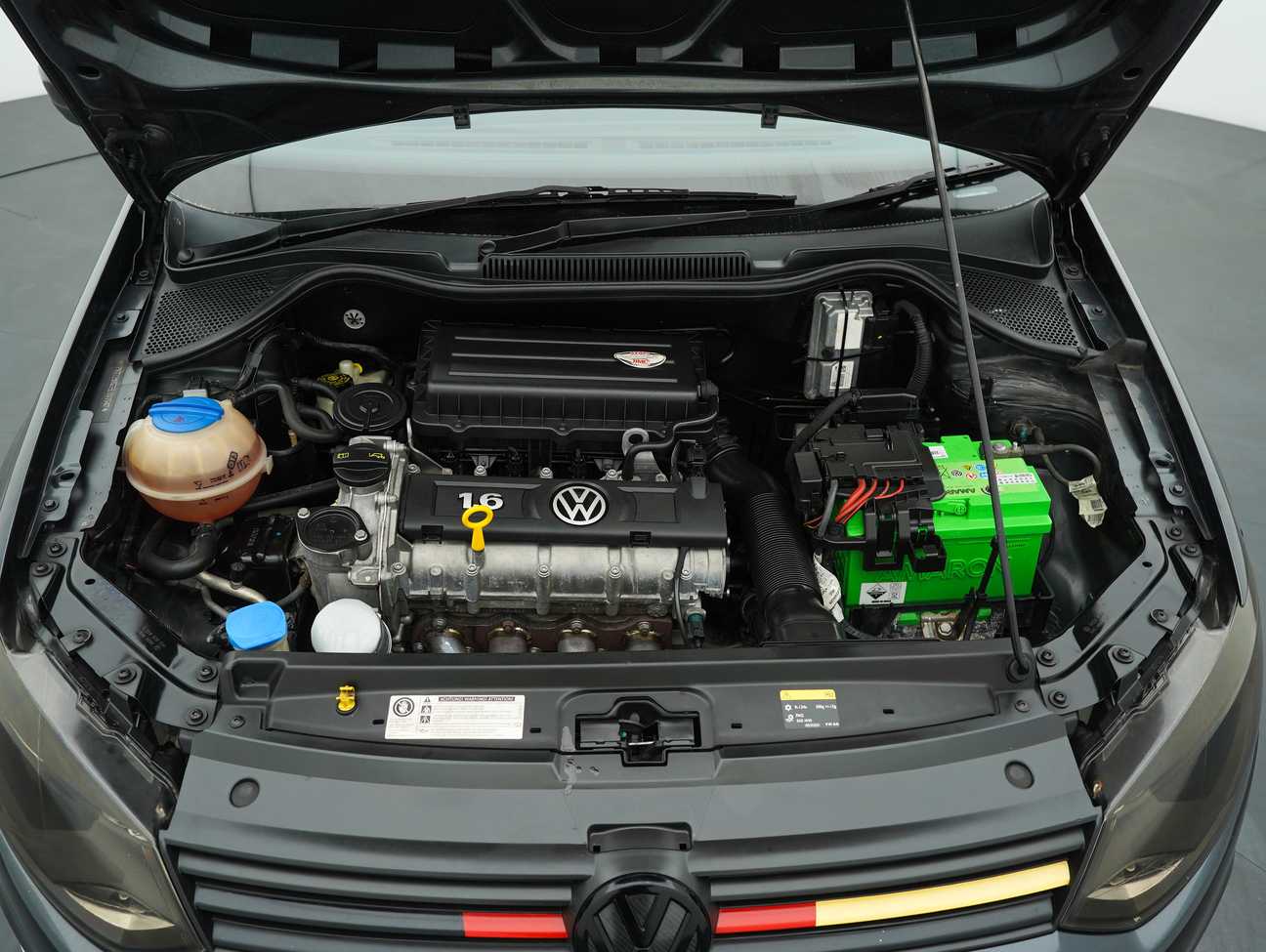 terpakai 2016 Volkswagen POLO HATCHBACK 1.6