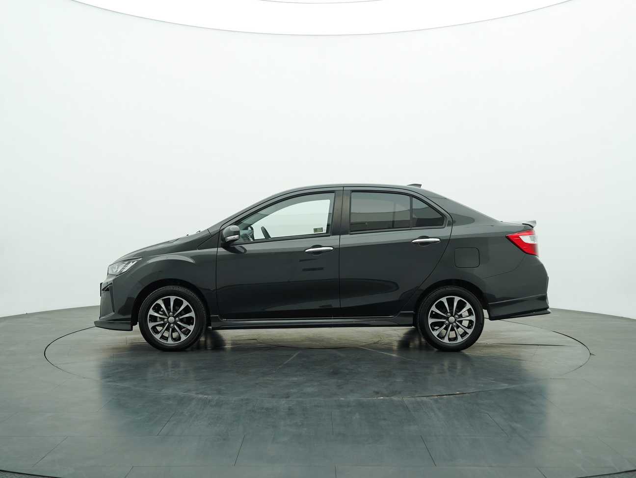 terpakai 2023 Perodua Bezza Advance 1.3