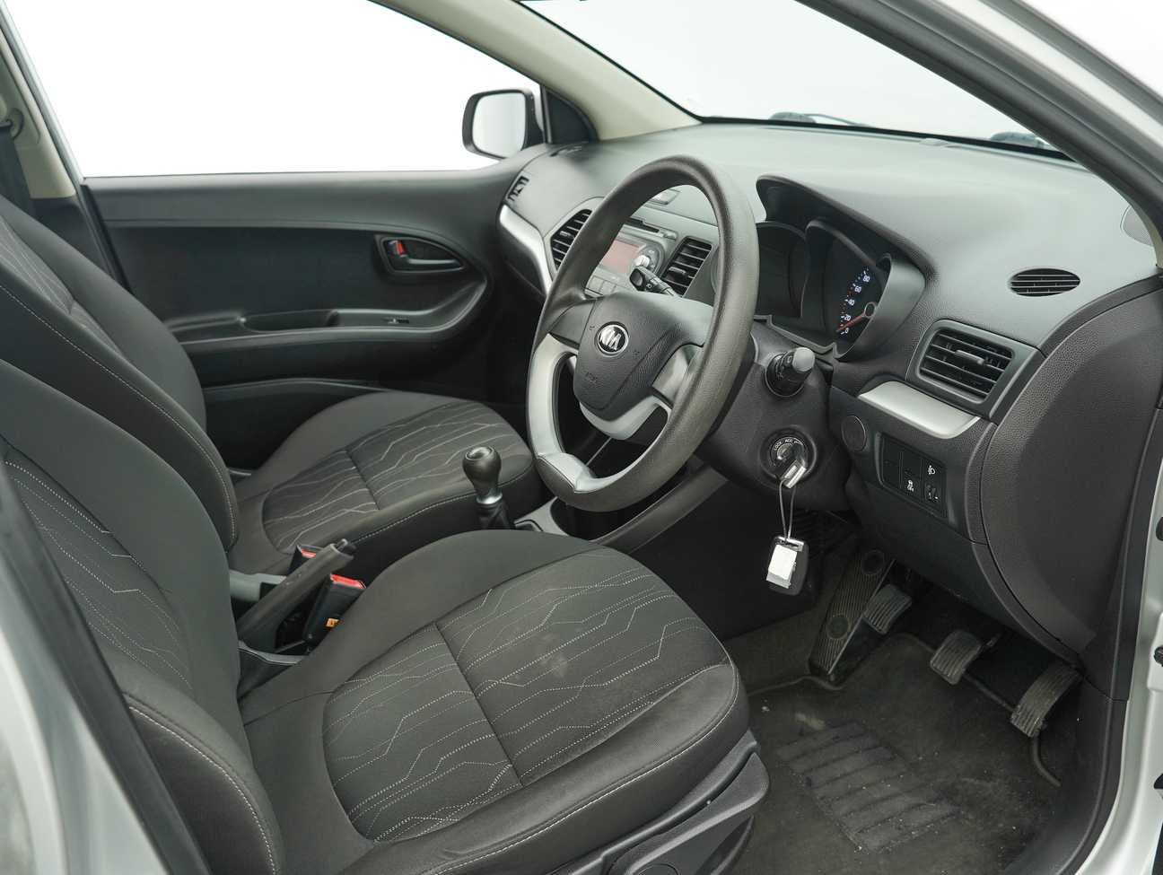 terpakai 2015 Kia Picanto  1.2