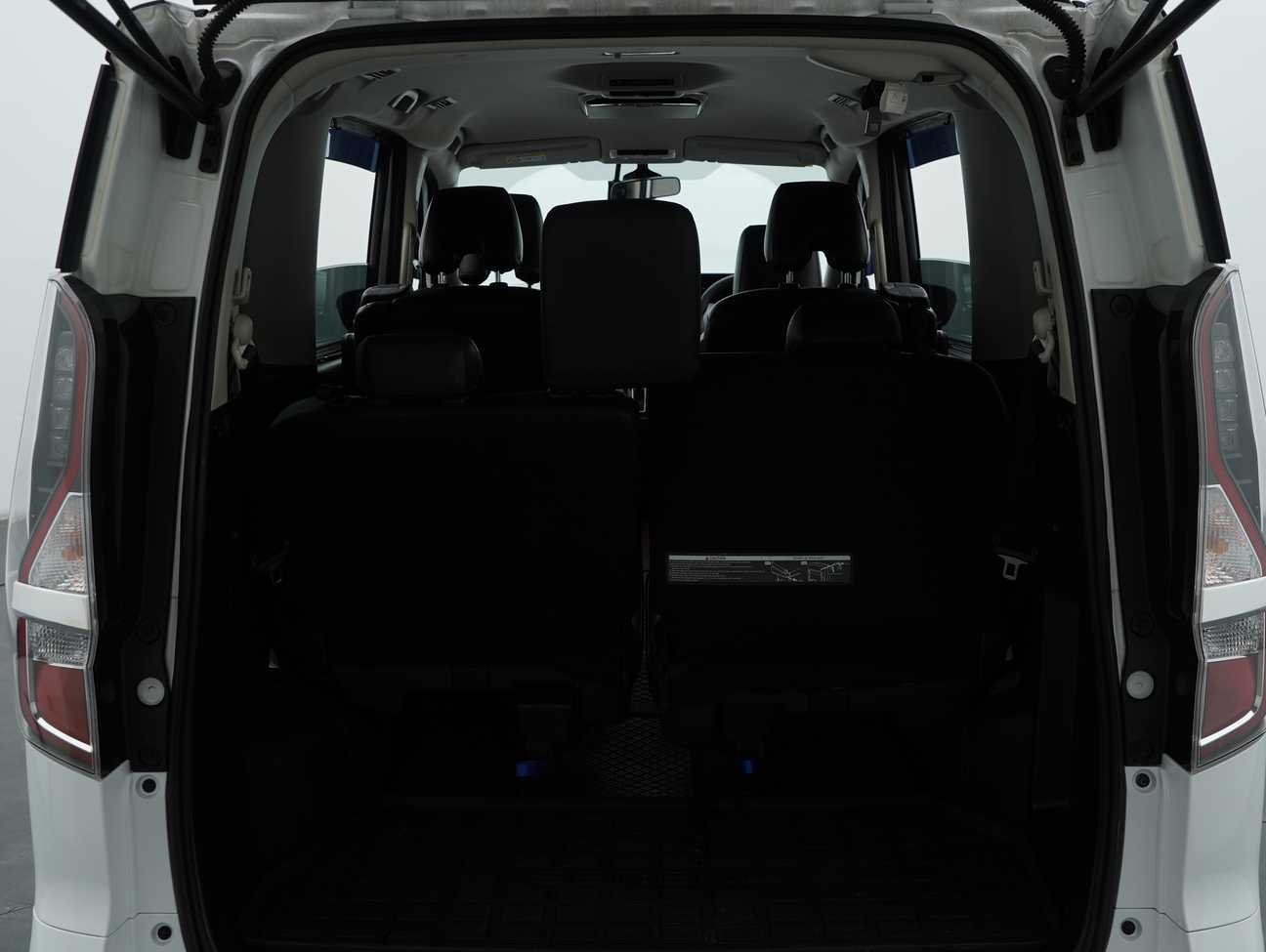 terpakai 2023 Nissan Serena S-Hybrid High-Way Star 2.0